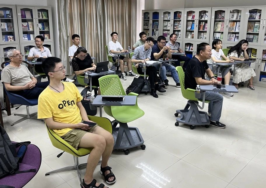 晓剑书斋论坛之周泉根主讲“人类中心主义与新智慧体的生命形式”